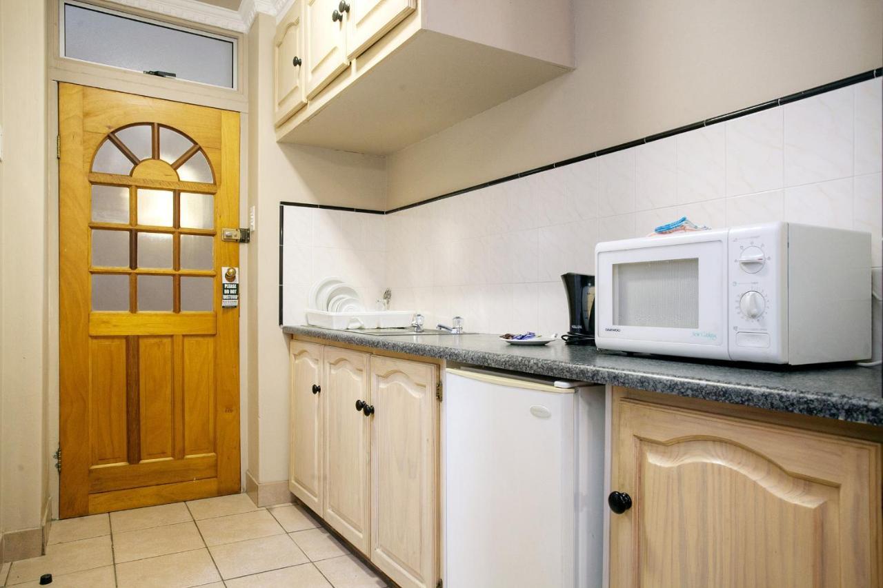 The Reef Bed & Breakfast East London
